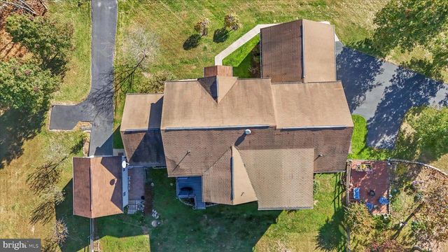 10 CARDIFF CT, Hedgesville, WV 25427