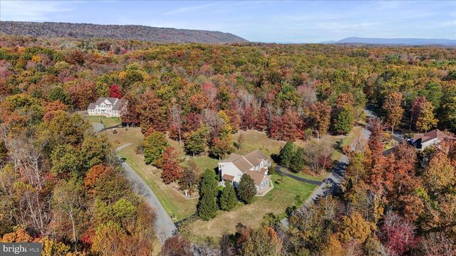10 CARDIFF CT, Hedgesville, WV 25427