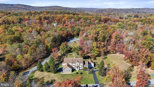 10 CARDIFF CT, Hedgesville, WV 25427