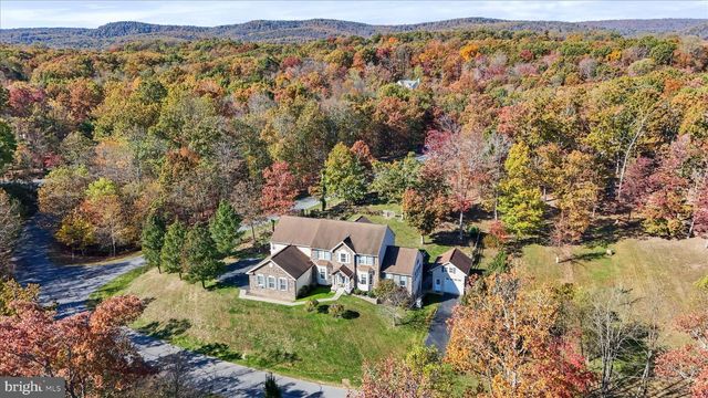 10 CARDIFF CT, Hedgesville, WV 25427
