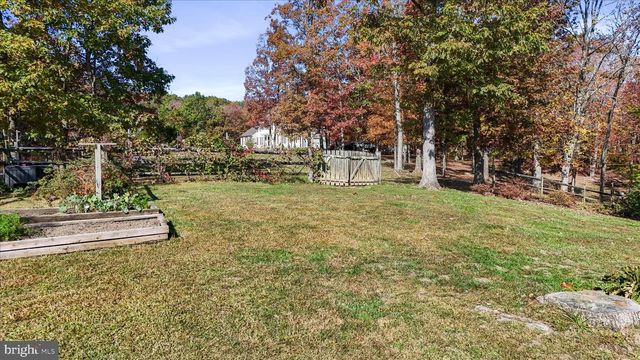 10 CARDIFF CT, Hedgesville, WV 25427