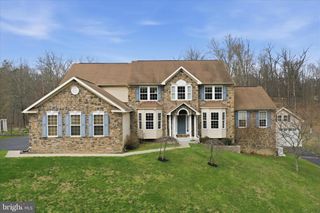 10 CARDIFF CT, Hedgesville, WV 25427
