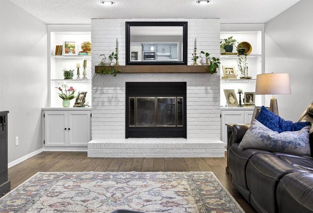 72 THISTLE DOWN COURT, Appleton, WI 54915