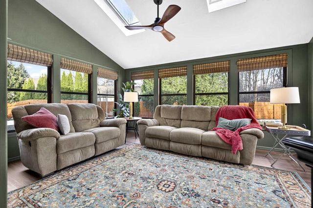72 THISTLE DOWN COURT, Appleton, WI 54915