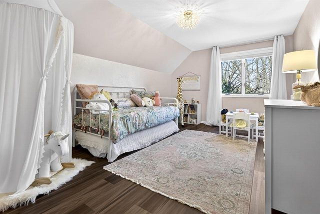 72 THISTLE DOWN COURT, Appleton, WI 54915