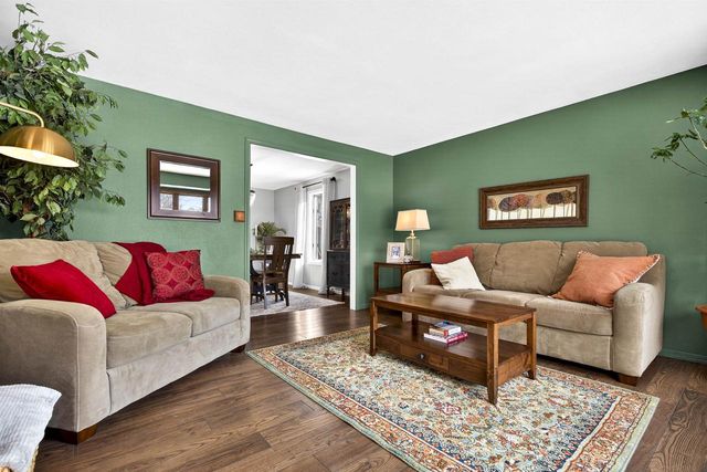 72 THISTLE DOWN COURT, Appleton, WI 54915