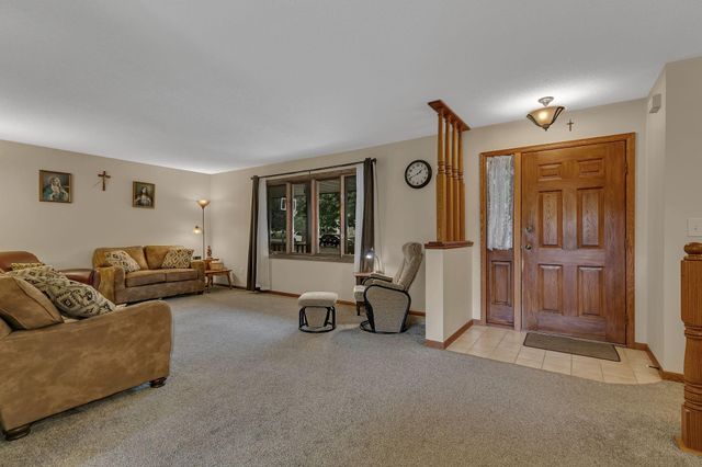 1905 Prairie Hill Road, Saint Cloud, MN 56301
