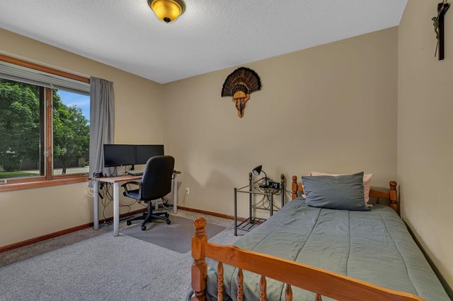 1905 Prairie Hill Road, Saint Cloud, MN 56301