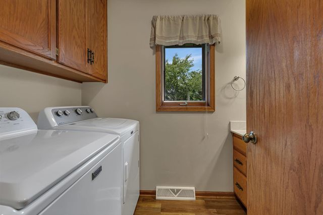 1905 Prairie Hill Road, Saint Cloud, MN 56301