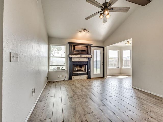 912 W Tesio Way, Mustang, OK 73064