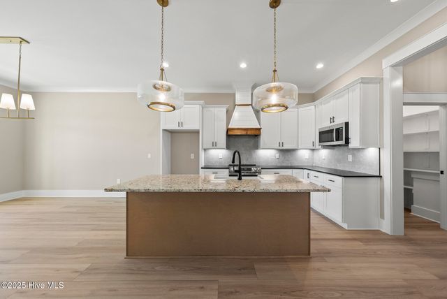 2560 Lassiter Road, Four Oaks, NC 27524