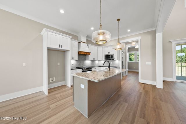 2560 Lassiter Road, Four Oaks, NC 27524