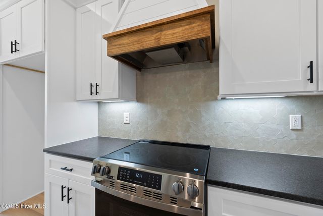 2560 Lassiter Road, Four Oaks, NC 27524