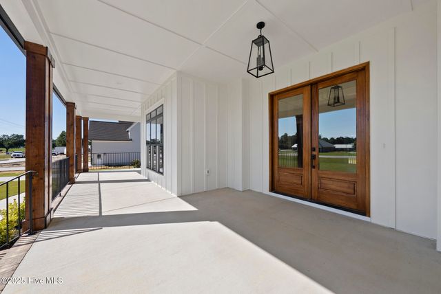 2560 Lassiter Road, Four Oaks, NC 27524