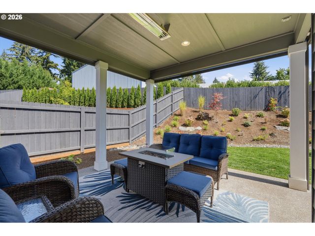 16164 SERRES FARMS Way, Oregon City, OR 97045