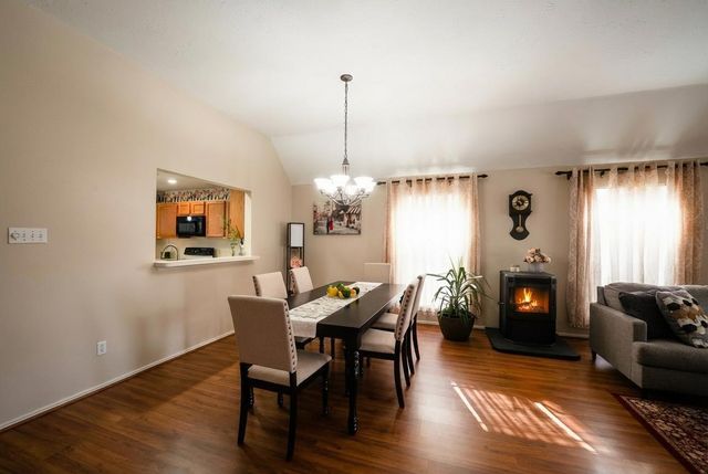 822 W Country Meadows Lane, Pearland, TX 77584