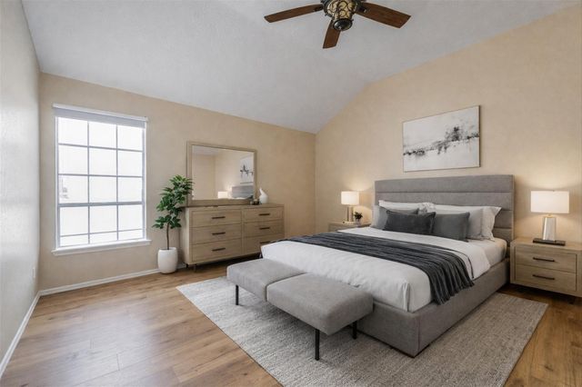 822 W Country Meadows Lane, Pearland, TX 77584