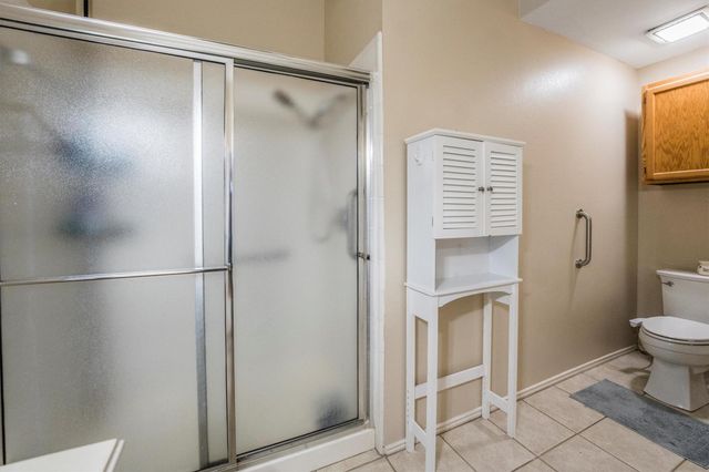 822 W Country Meadows Lane, Pearland, TX 77584