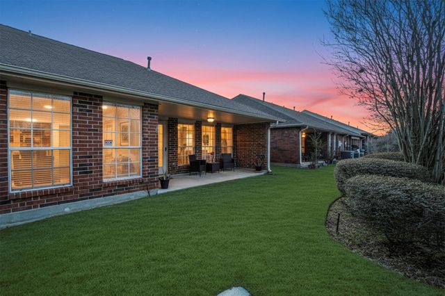 822 W Country Meadows Lane, Pearland, TX 77584