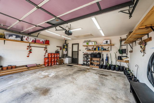 822 W Country Meadows Lane, Pearland, TX 77584