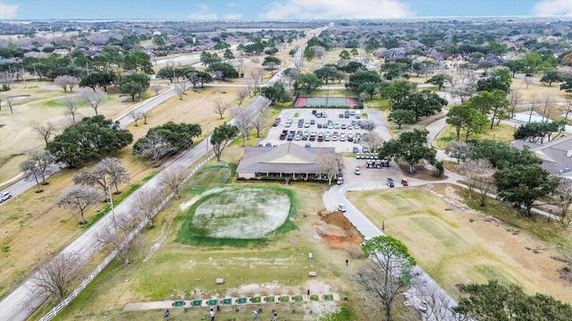 822 W Country Meadows Lane, Pearland, TX 77584