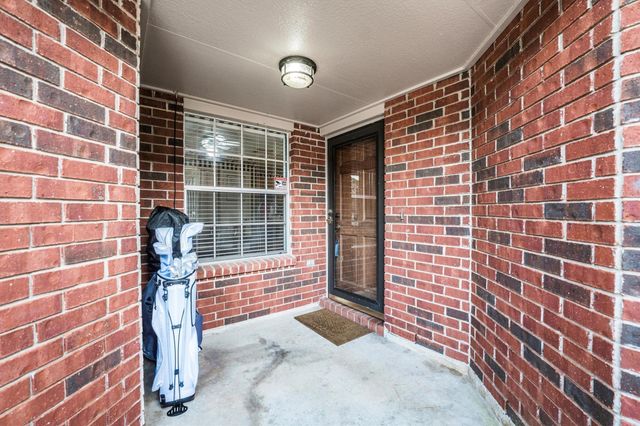 822 W Country Meadows Lane, Pearland, TX 77584