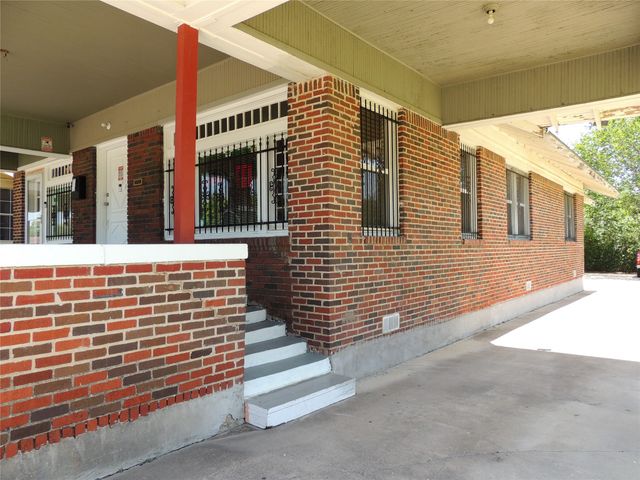 2721 Hemphill Street, Fort Worth, TX 76110