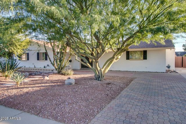 8331 E MEADOWBROOK Avenue, Scottsdale, AZ 85251