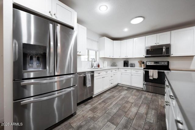 8331 E MEADOWBROOK Avenue, Scottsdale, AZ 85251