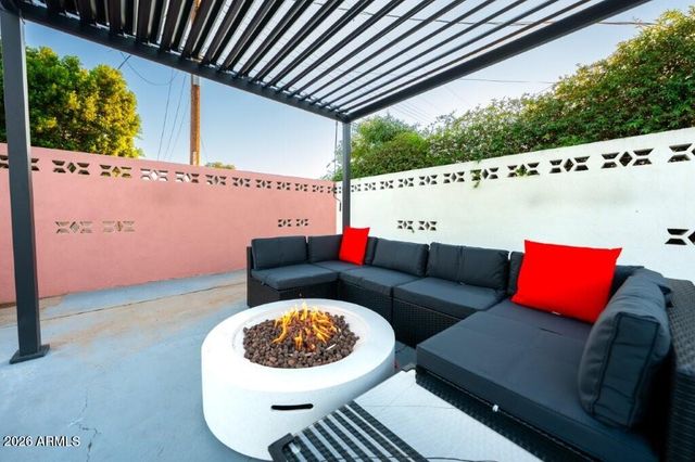 8331 E MEADOWBROOK Avenue, Scottsdale, AZ 85251