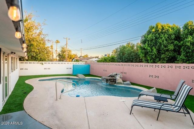 8331 E MEADOWBROOK Avenue, Scottsdale, AZ 85251