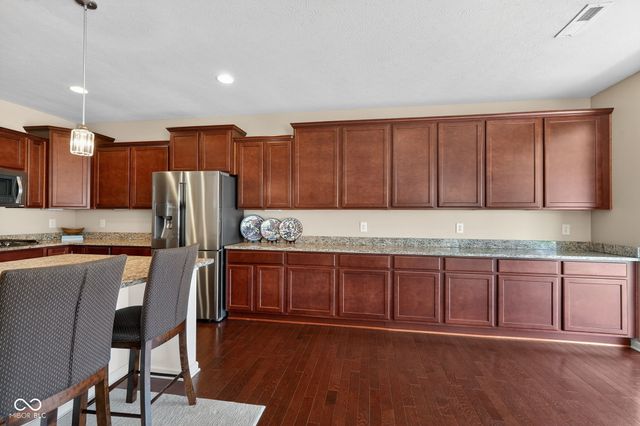6121 Marigold Court, Whitestown, IN 46075