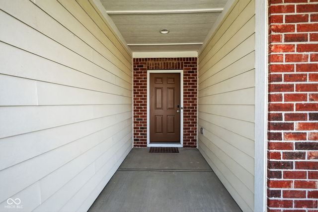 6121 Marigold Court, Whitestown, IN 46075
