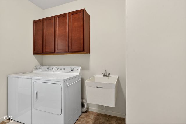 6121 Marigold Court, Whitestown, IN 46075
