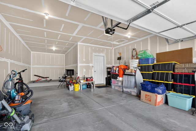 6121 Marigold Court, Whitestown, IN 46075