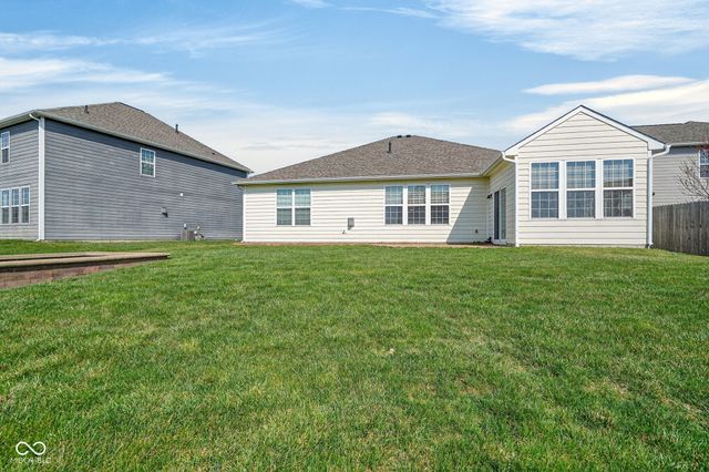 6121 Marigold Court, Whitestown, IN 46075