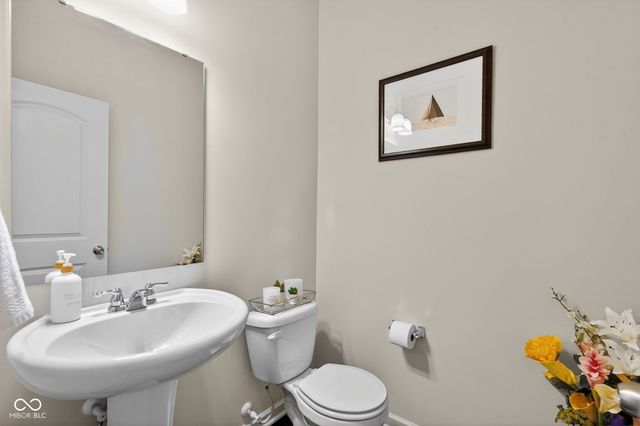 6121 Marigold Court, Whitestown, IN 46075