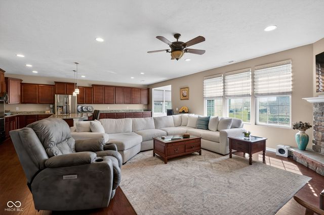 6121 Marigold Court, Whitestown, IN 46075
