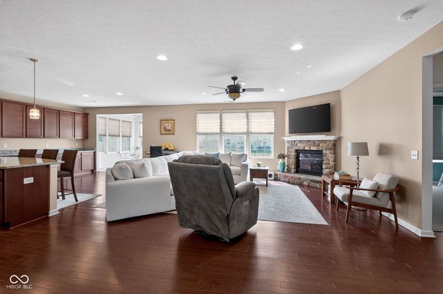 6121 Marigold Court, Whitestown, IN 46075
