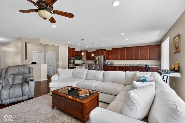 6121 Marigold Court, Whitestown, IN 46075