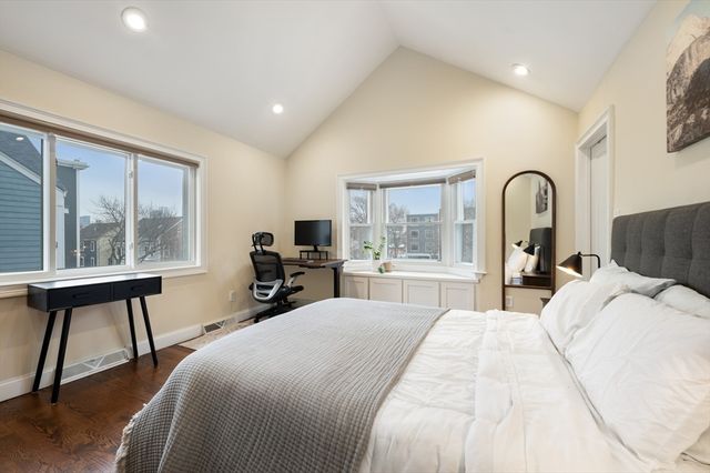 333 W 4th St 333, Boston, MA 02127