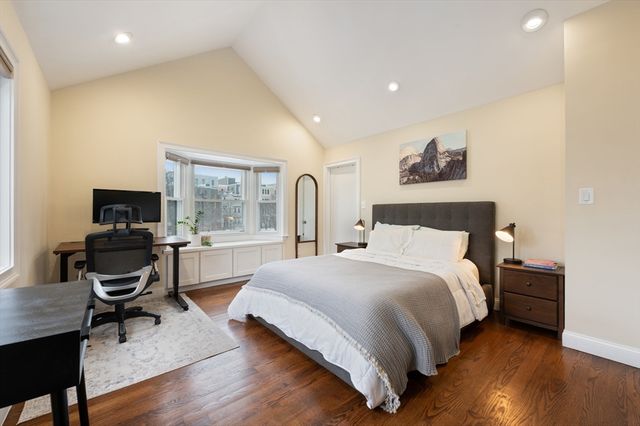 333 W 4th St 333, Boston, MA 02127