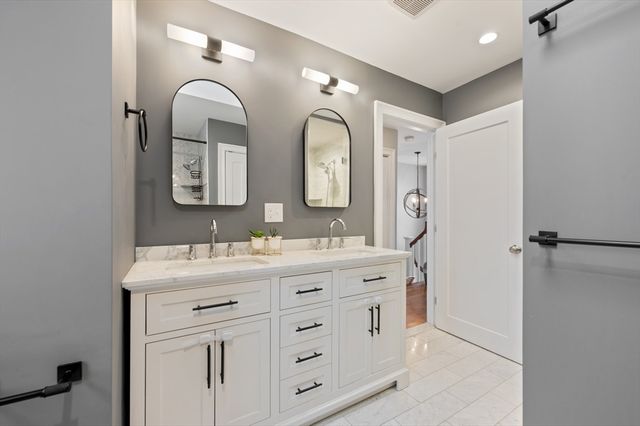 333 W 4th St 333, Boston, MA 02127