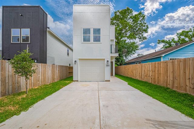 7307 W Knoll Street, Houston, TX 77028