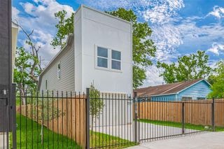 7307 W Knoll Street, Houston, TX 77028
