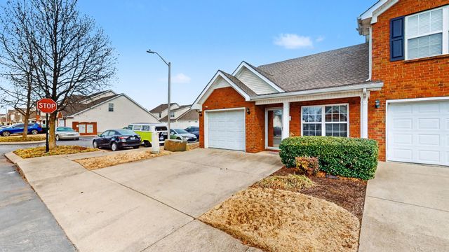 876 Wolves Den Pl, Murfreesboro, TN 37128