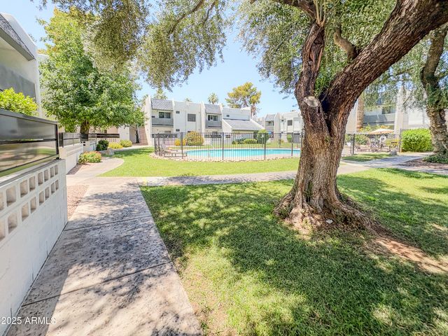 302 E MONTE VISTA Road D4, Phoenix, AZ 85004