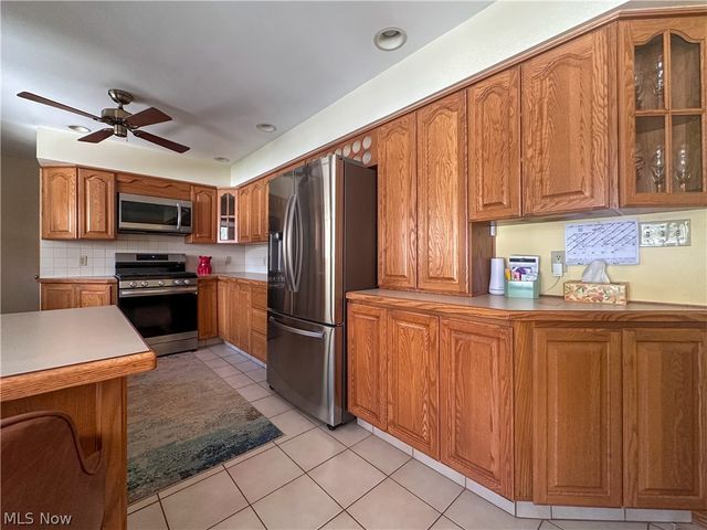 1011 Park Circle, Girard, OH 44420