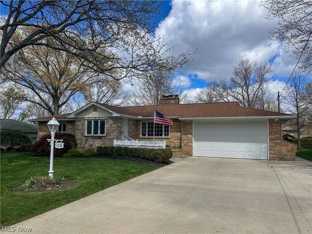 1011 Park Circle, Girard, OH 44420