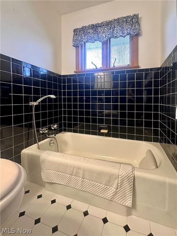 1011 Park Circle, Girard, OH 44420